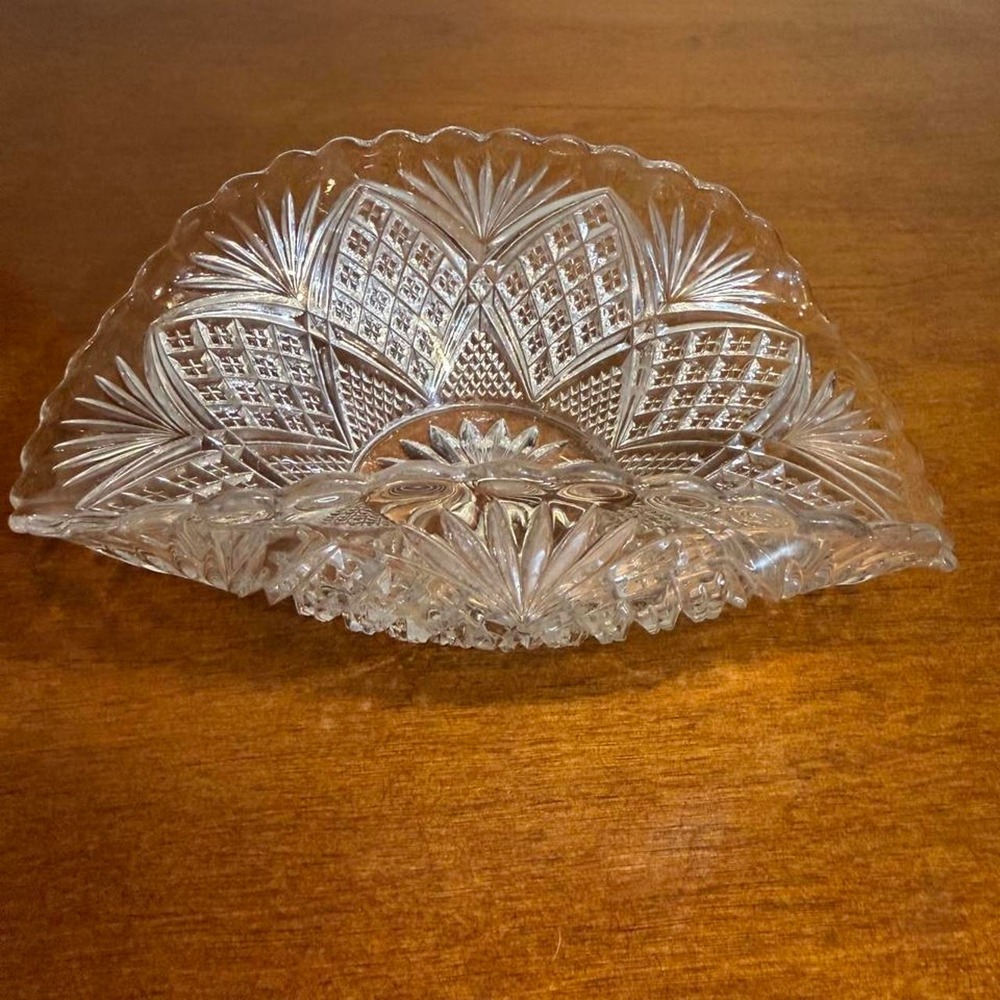 Vintage Crystal Glass Bowl Cut Glass Fan and Diamond Pattern Scalloped Edge